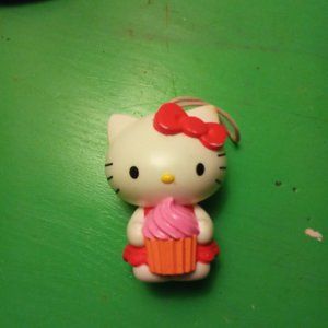EUC HELLO KITTY ORNAMENT